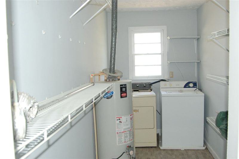207 E F St, Erwin, NC 28339