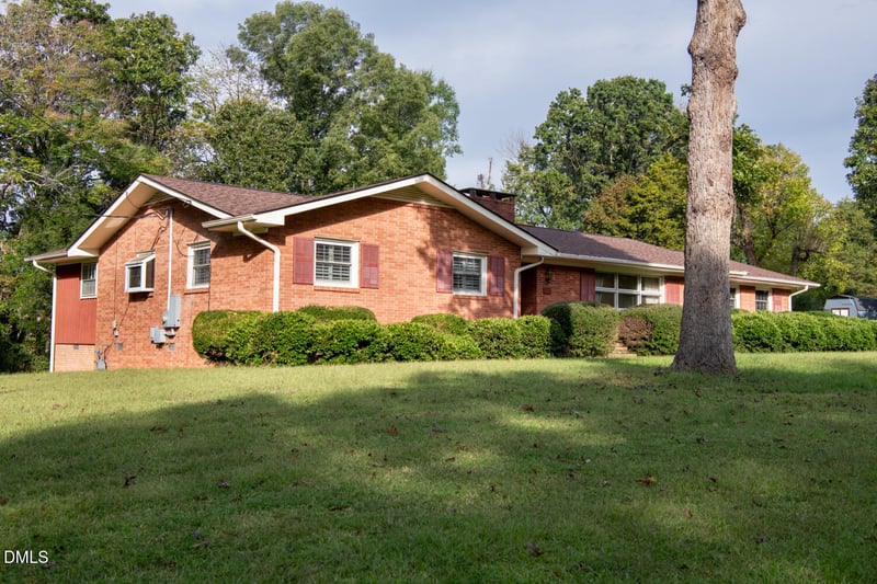 207 Forest Dr, Graham, NC 27253