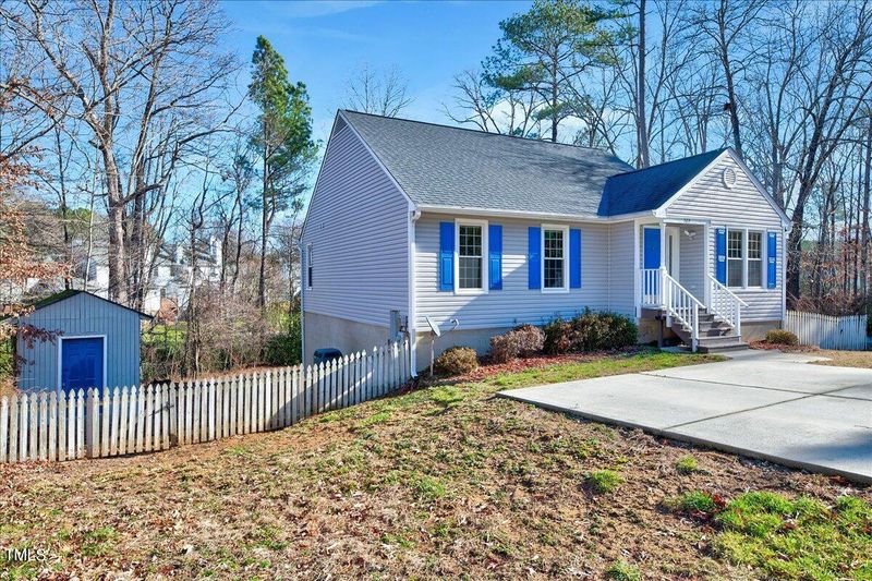 207 Forsyth Dr, Chapel Hill, NC 27517