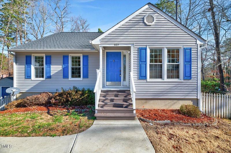 207 Forsyth Dr, Chapel Hill, NC 27517