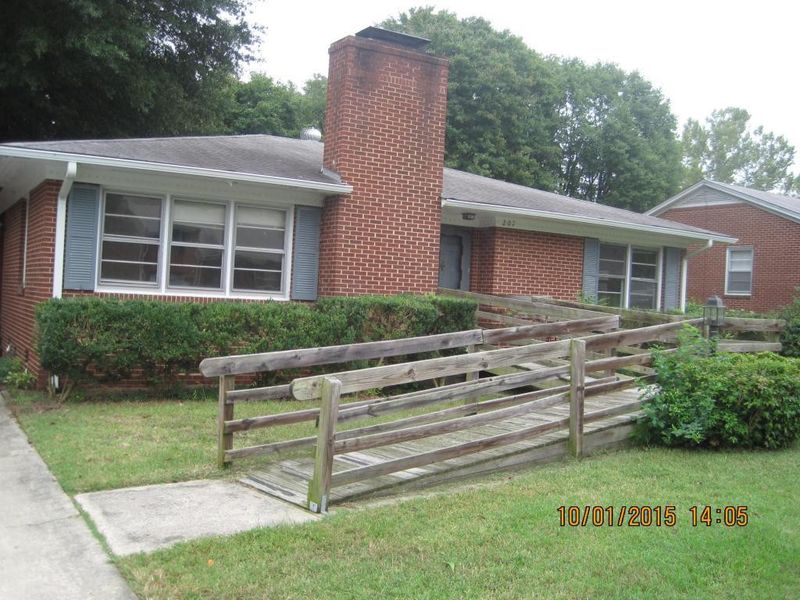 207 Friendly Rd, Burlington, NC 27217