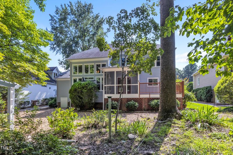 207 Greensview Dr, Cary, NC 27518