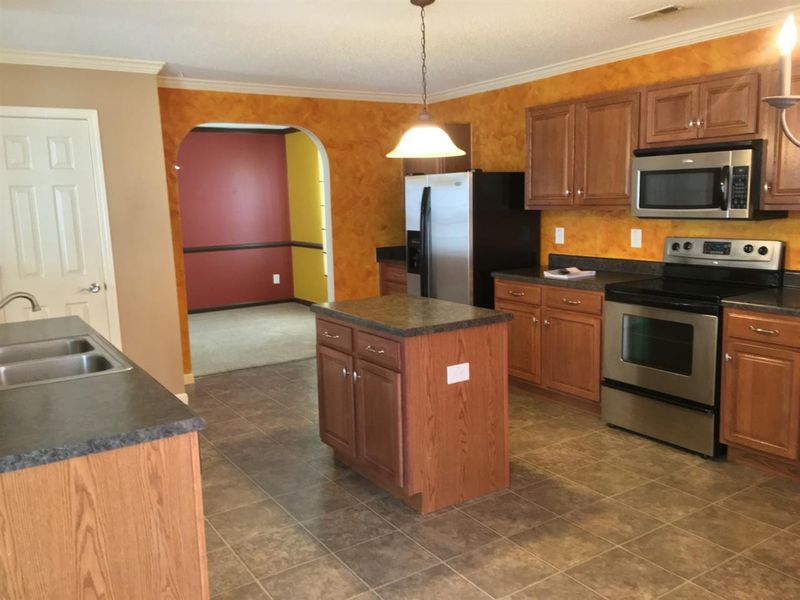 207 Haywards Ln, Mebane, NC 27302