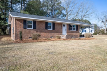 207 Jordan St, Warsaw, NC 28398