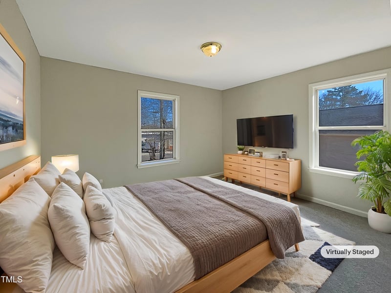 207 Lawrence St, Fuquay Varina, NC 27526