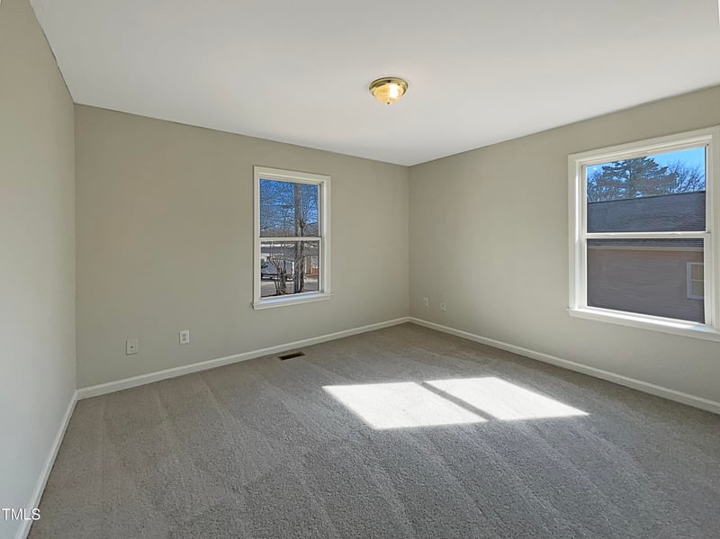 207 Lawrence St, Fuquay Varina, NC 27526