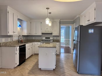 207 Leeward Ct, Cary, NC 27511