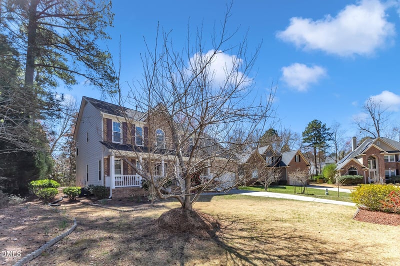 207 Lewey Brook Dr, Cary, NC 27519