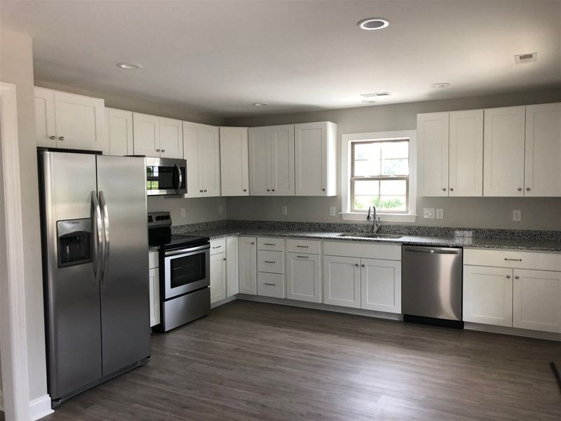 207 W Lewis St, Four Oaks, NC 27524