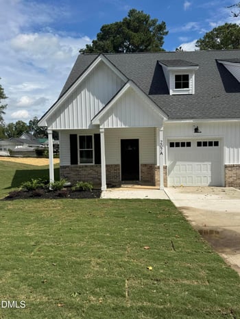 207 Main St #A, Four Oaks, NC 27524