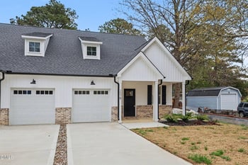 207 Main St #A, Four Oaks, NC 27524