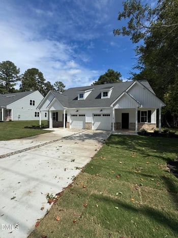 207 Main St #B, Four Oaks, NC 27524