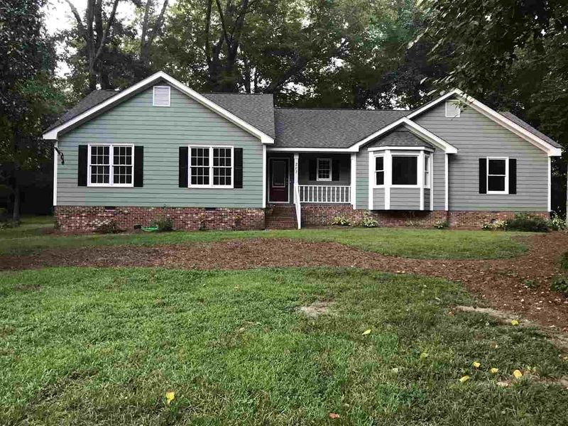 207 Maplewood Dr, Knightdale, NC 27545