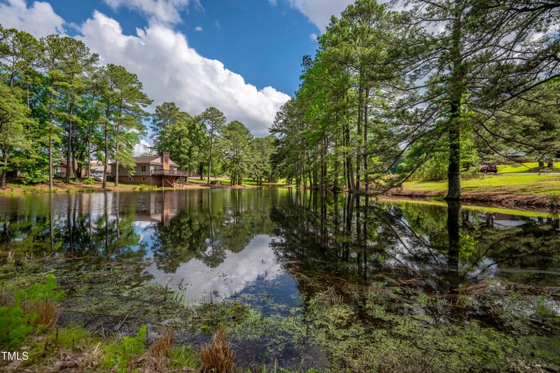207 Mcleod Dr, Sanford, NC 27330
