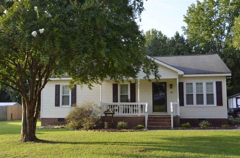 207 Merriman Dr, Selma, NC 27576