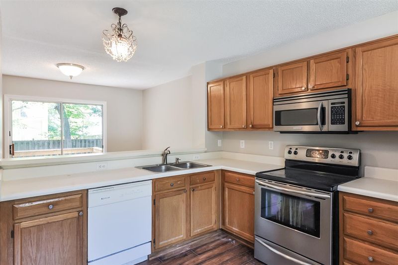 207 Mint Hill Dr, Cary, NC 27519