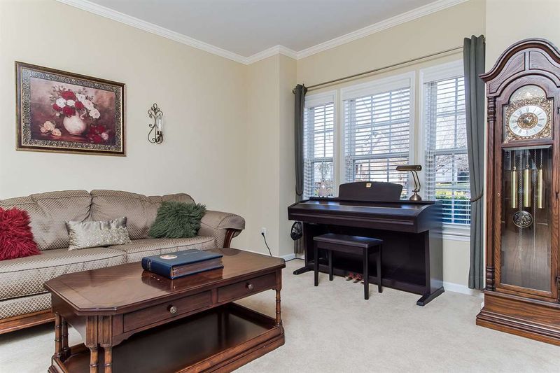 207 Moravia Ln, Cary, NC 27513