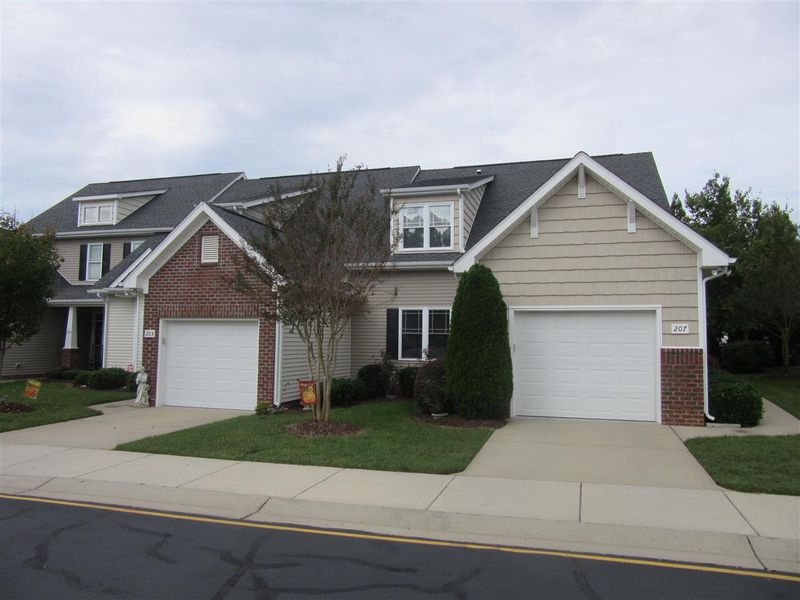 207 Nostalgia Ln, Zebulon, NC 27597