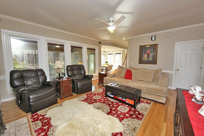 207 Park Valley Ln, Cary, NC 27519