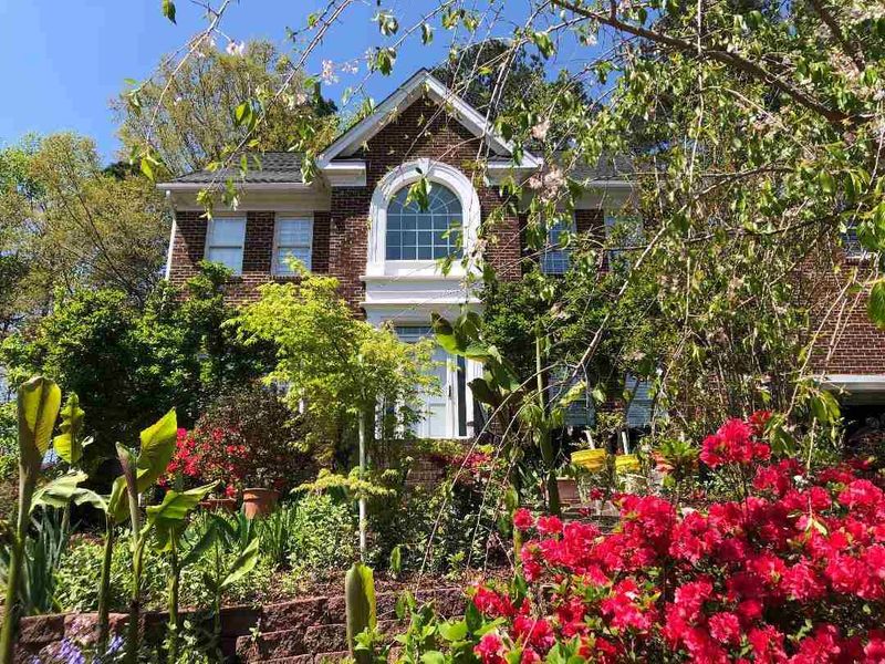 207 Parkroyale Ln, Cary, NC 27519