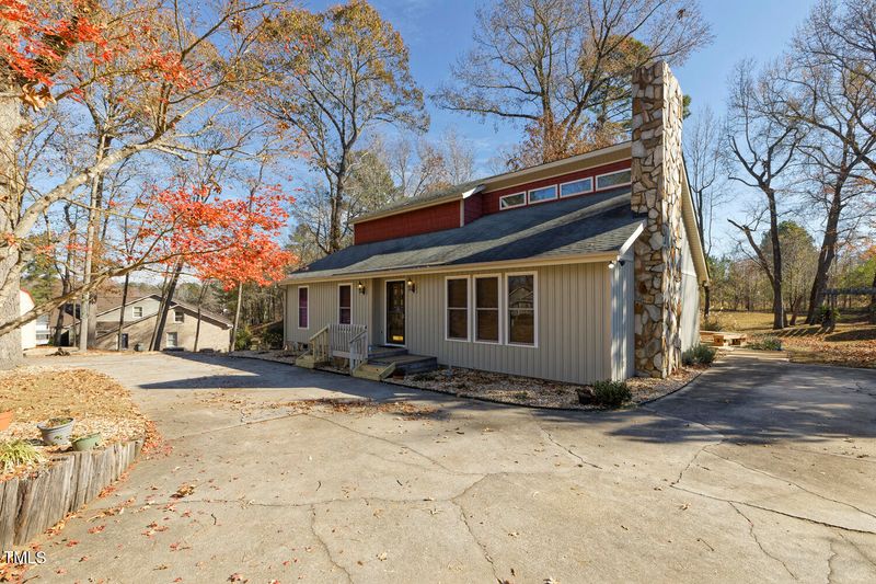 207 Pineview Dr, Erwin, NC 28339