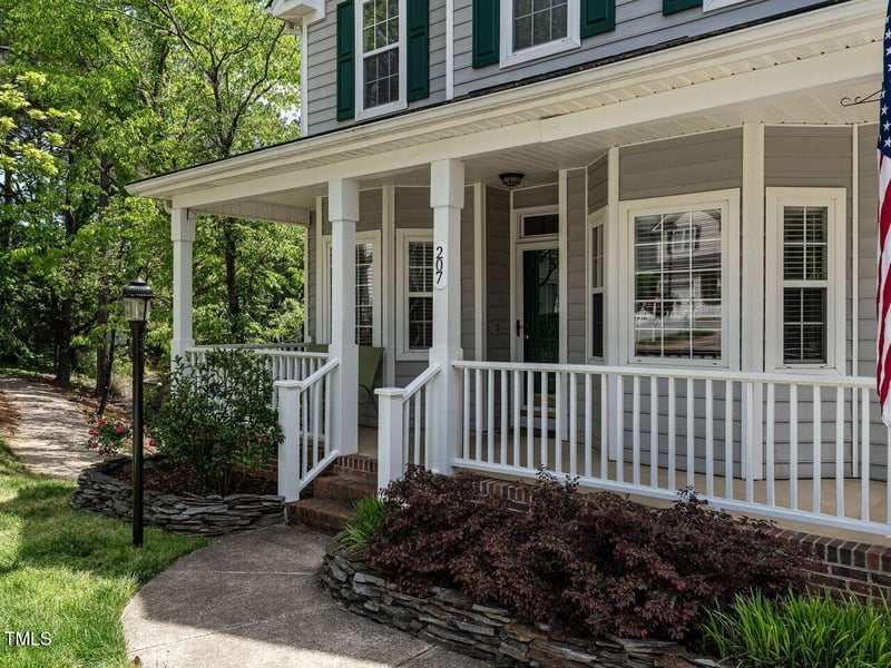 207 Reedhaven Dr, Cary, NC 27513