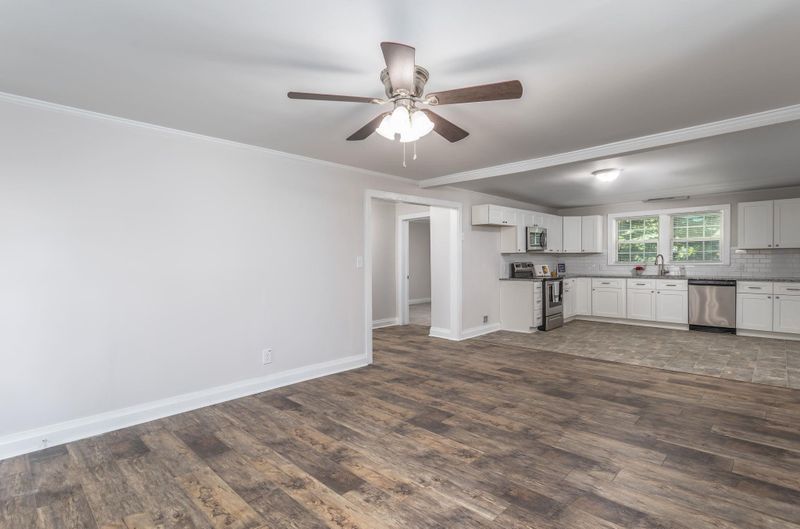 207 Robin Ln, Graham, NC 27253