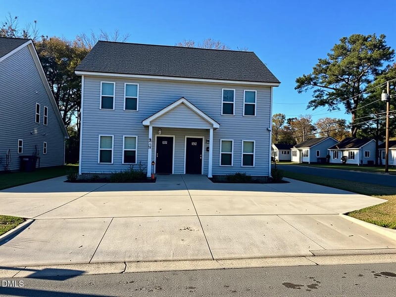 207 N Sellers St, Selma, NC 27576