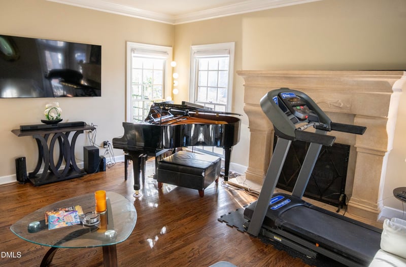 207 Sleepy Creek Dr, Clayton, NC 27520