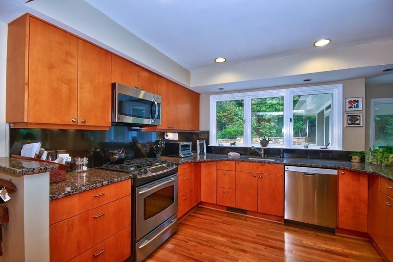 207 Stagecoach Rd, Chapel Hill, NC 27514