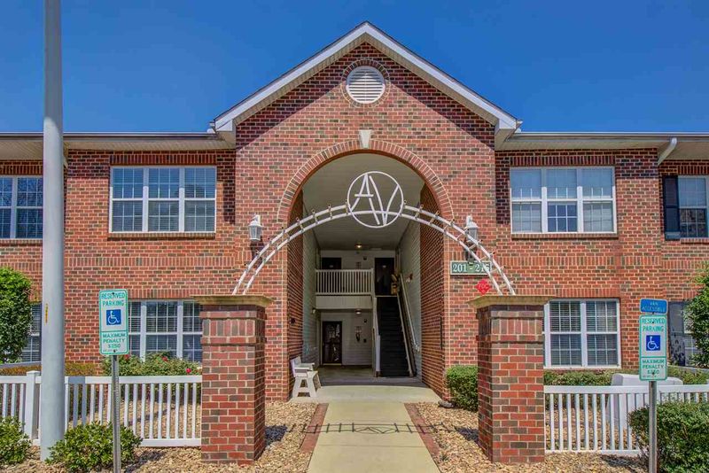 207 Sturbridge Dr #207, Clayton, NC 27520