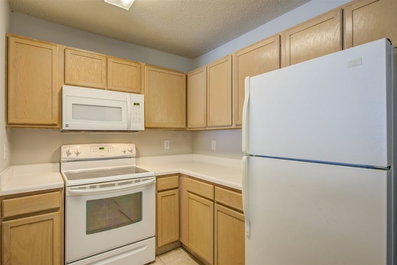 207 Sturbridge Dr #207, Clayton, NC 27520