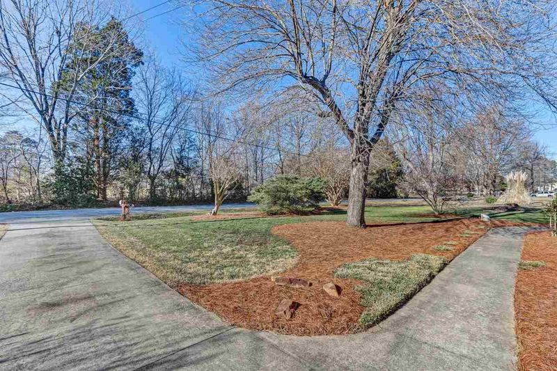 207 Trail One, Burlington, NC 27217