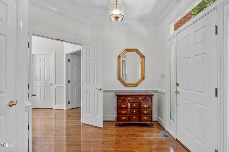 207 Versailles Dr, Cary, NC 27511