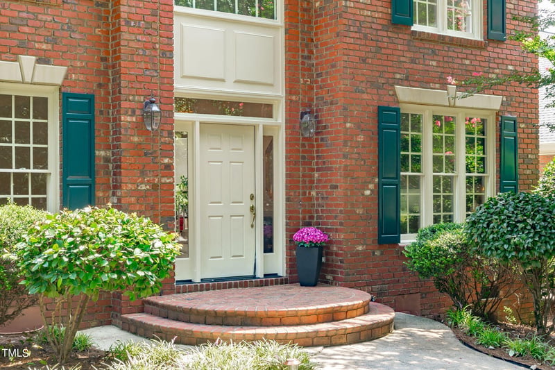 207 Versailles Dr, Cary, NC 27511