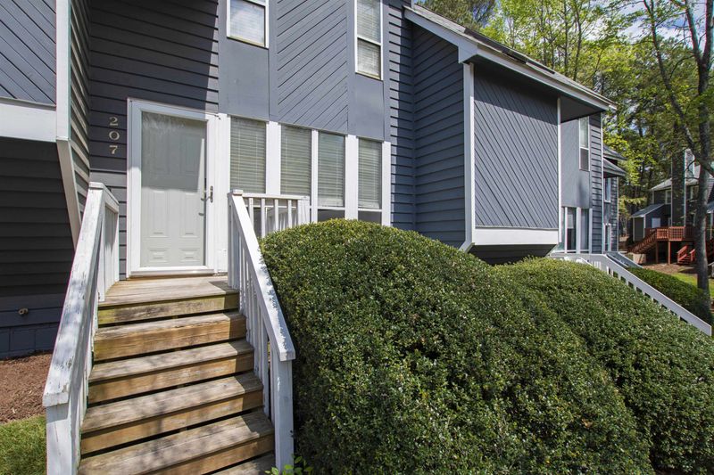 207 Virginia Pl, Cary, NC 27513