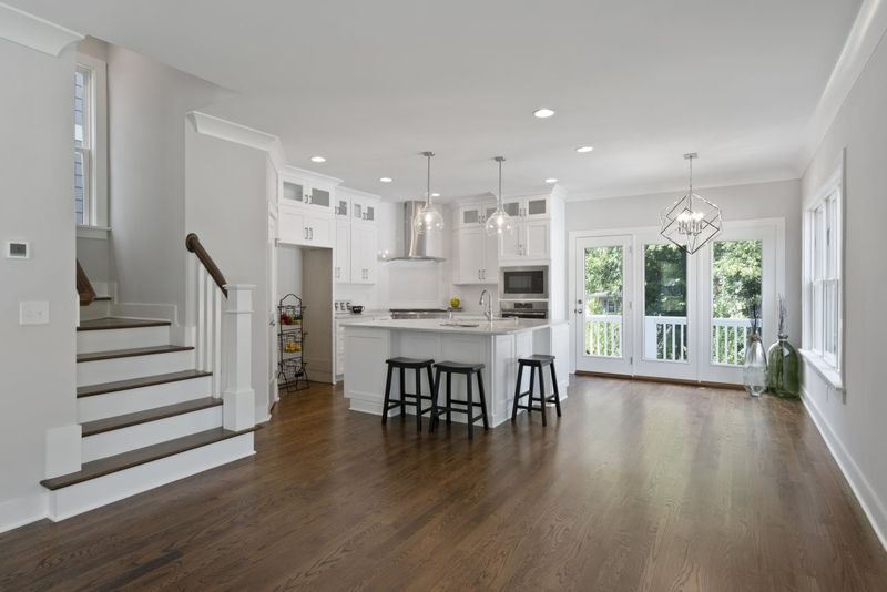 207 Walnut St, Cary, NC 27511