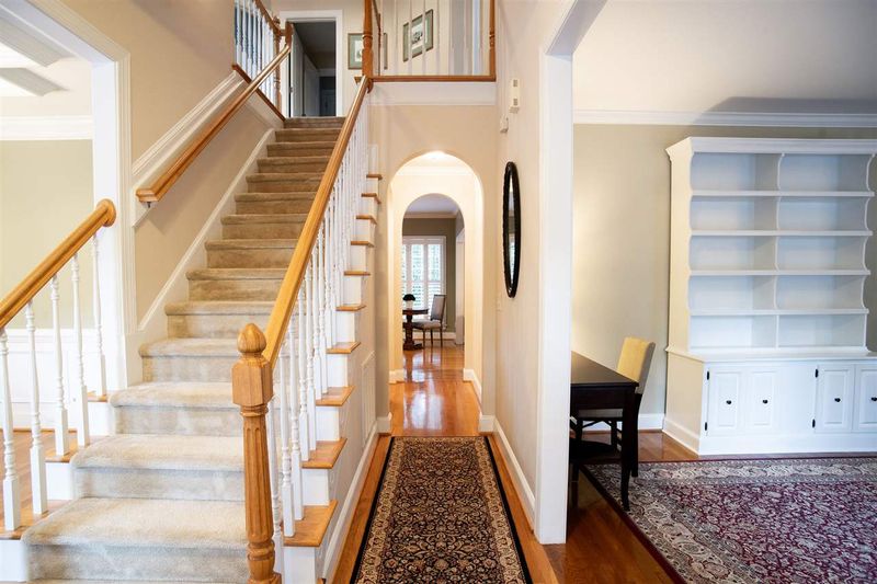 207 Wendhurst Ct, Apex, NC 27502