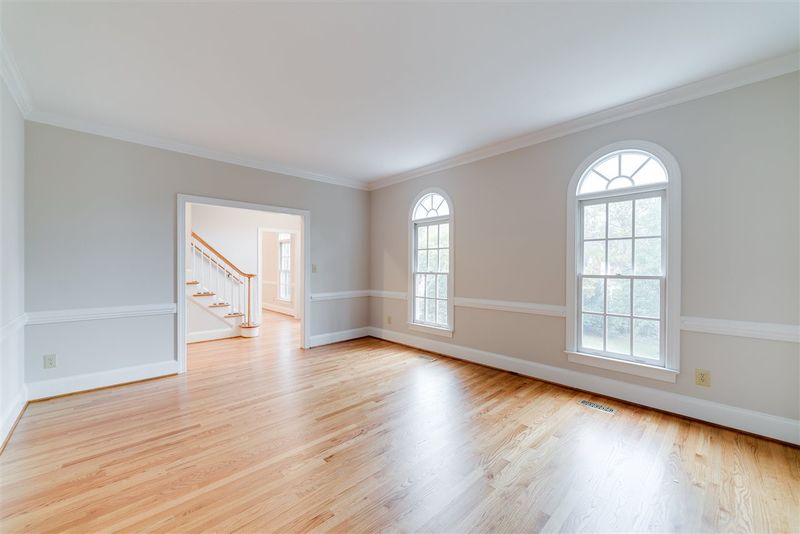 207 Westbury Dr, Chapel Hill, NC 27516