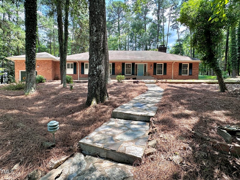 207 Wood Cir, Chapel Hill, NC 27514