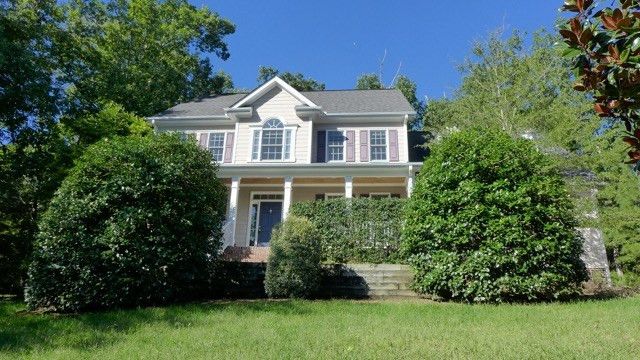207 Wyndham Dr, Chapel Hill, NC 27516