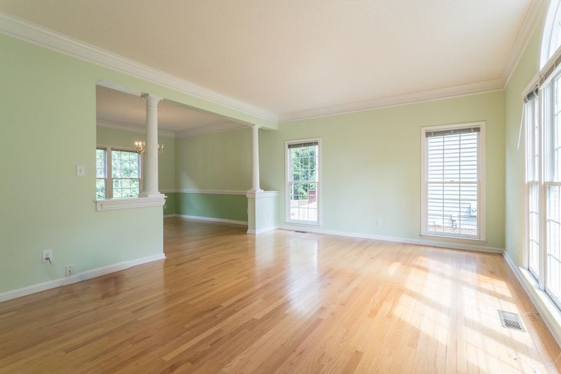 207 Yorkhill Dr, Cary, NC 27513