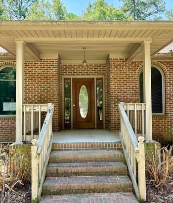 2070 Sandalwood Dr, Sanford, NC 27332