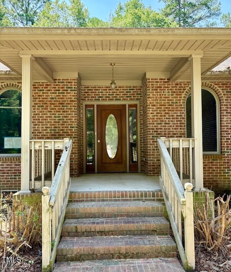 2070 Sandalwood Dr, Sanford, NC 27332