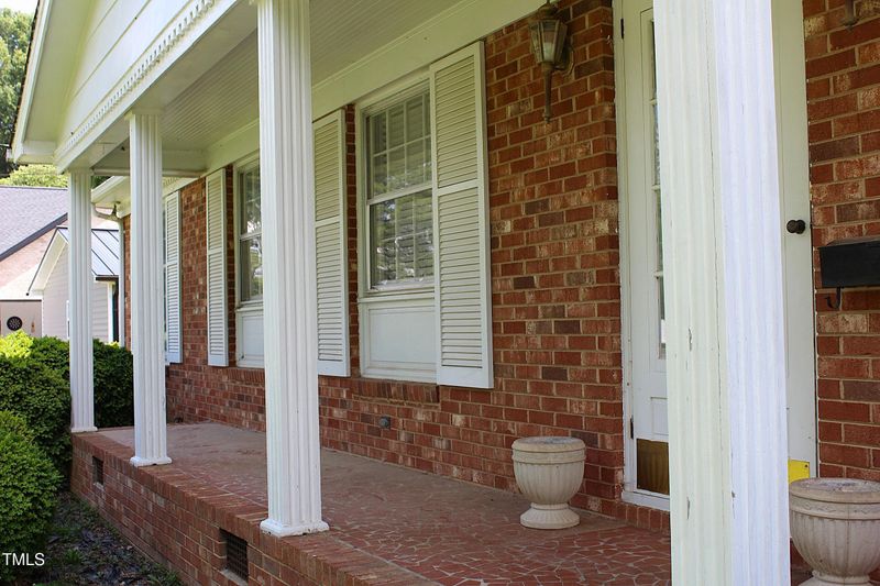 2071 Meadow Ln, Graham, NC 27253