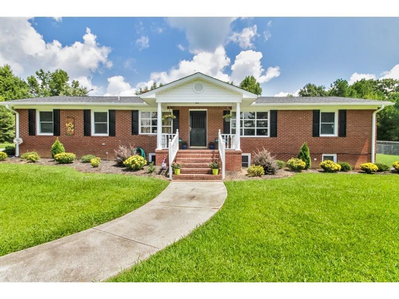 2076 Jeffries Cross Rd, Burlington, NC 27217