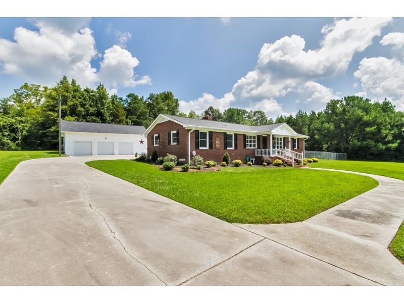 2076 Jeffries Cross Rd, Burlington, NC 27217