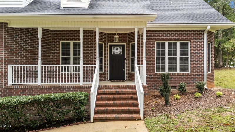 208 Adams Ct, Clayton, NC 27520
