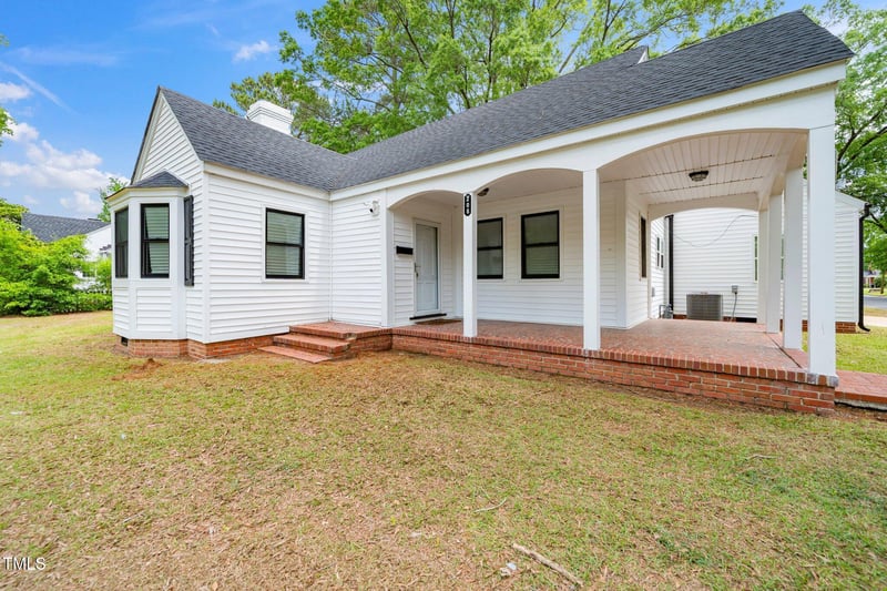 208 Andrews Ave, Goldsboro, NC 27530