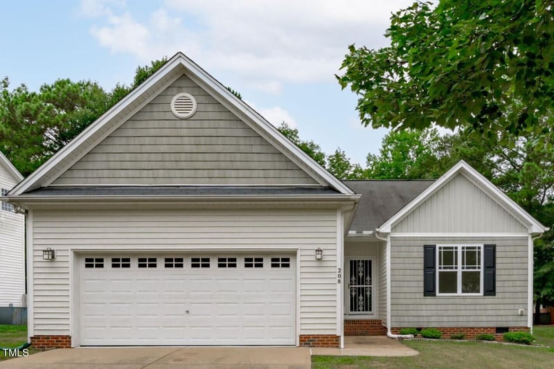 208 Autumn Glen Ln, Holly Springs, NC 27540